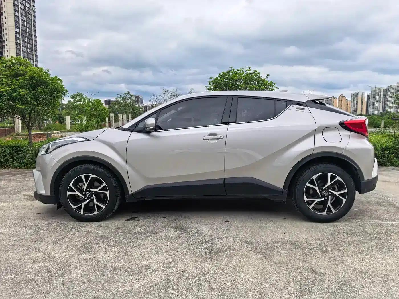 Toyota C-HR 2020 2.0L Crossover Leading Edition — миниатюра 7