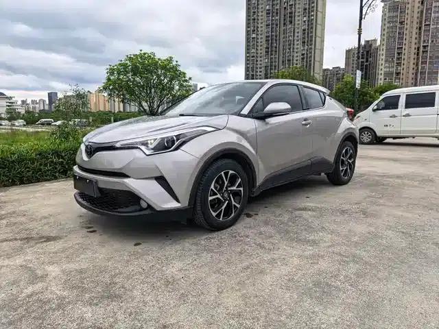 Toyota C-HR 2020 2.0L Crossover Leading Edition