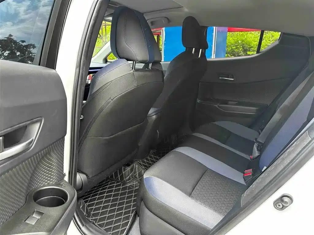 Toyota C-HR 2023 2.0L Leading Edition — миниатюра 6