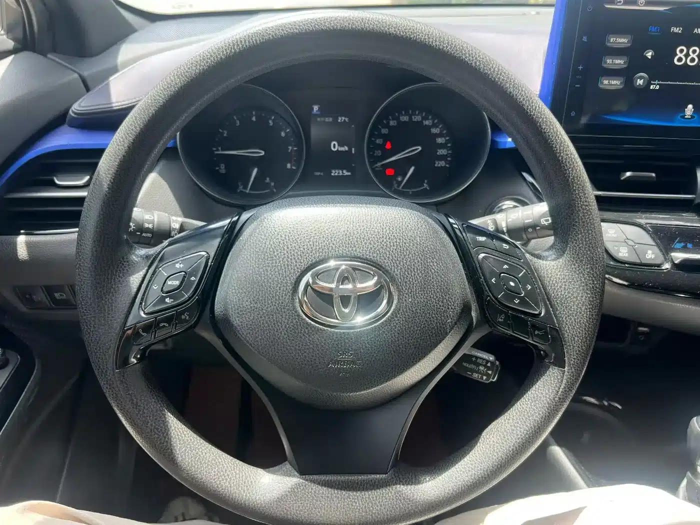 Toyota C-HR 2021 2.0L Luxury Edition — миниатюра 3