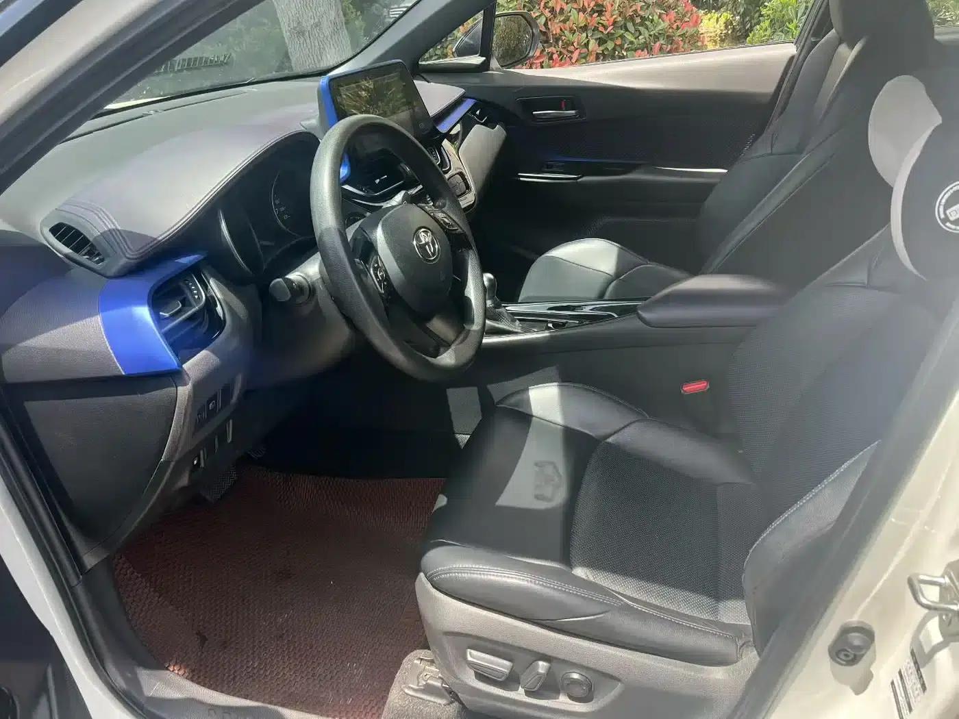 Toyota C-HR 2021 2.0L Luxury Edition — миниатюра 4