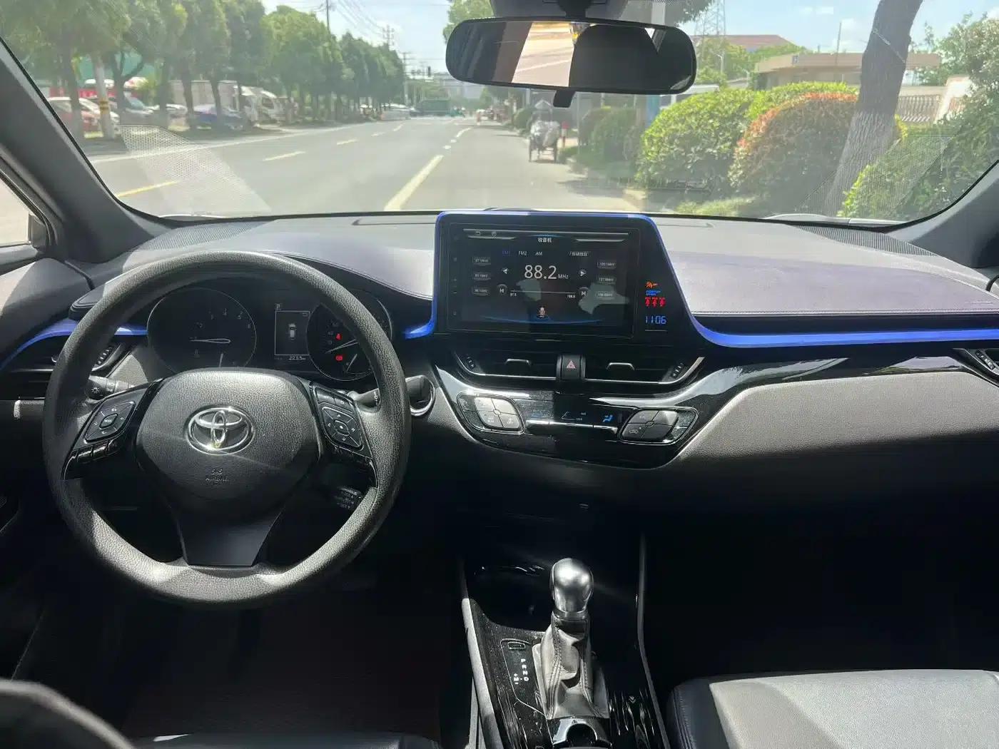 Toyota C-HR 2021 2.0L Luxury Edition — миниатюра 5