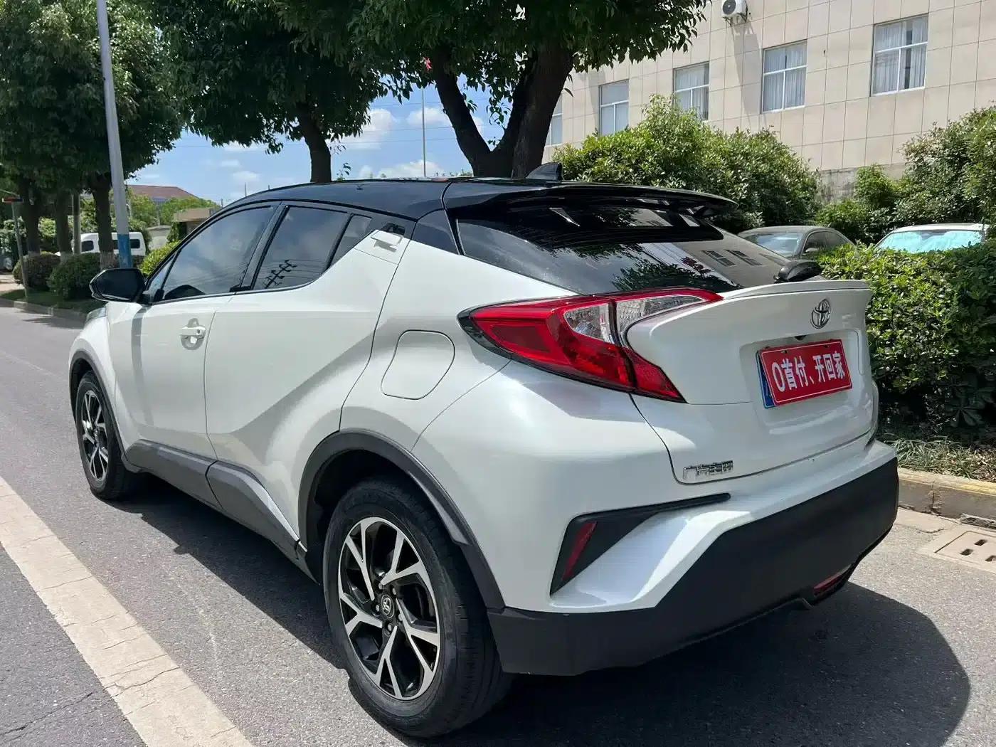 Toyota C-HR 2021 2.0L Luxury Edition — миниатюра 7
