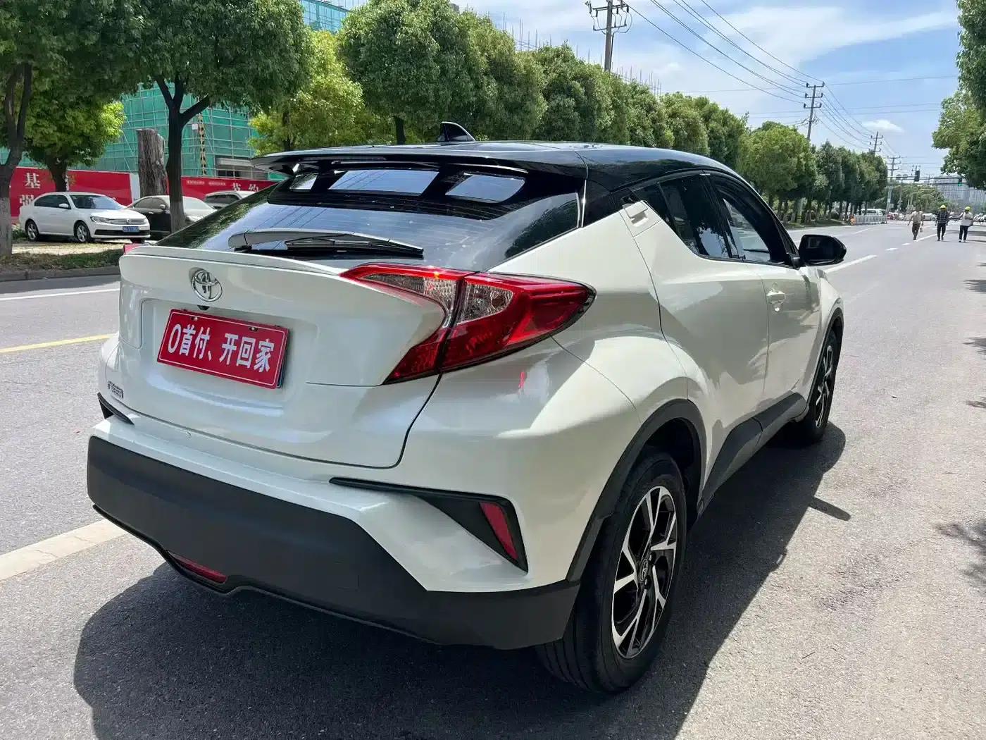 Toyota C-HR 2021 2.0L Luxury Edition — миниатюра 9