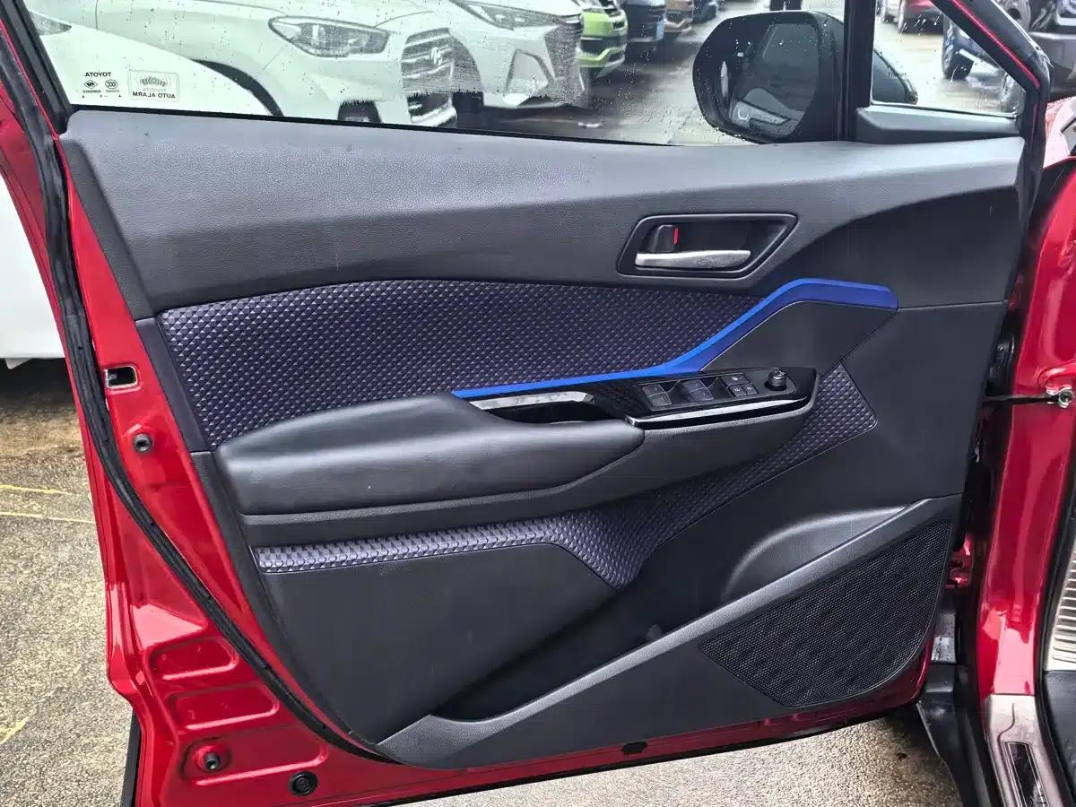 Toyota C-HR 2018 2.0L Premium Sunroof Edition (National V Emission Standard) — миниатюра 10