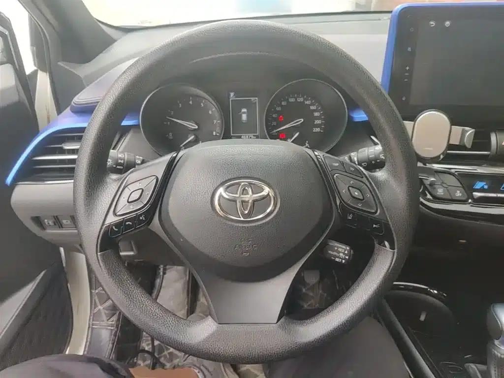 Toyota C-HR 2020 2.0L Leading Edition — миниатюра 11