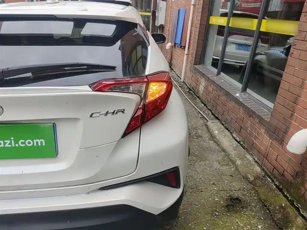 Toyota C-HR 2020 2.0L Leading Edition — миниатюра 8