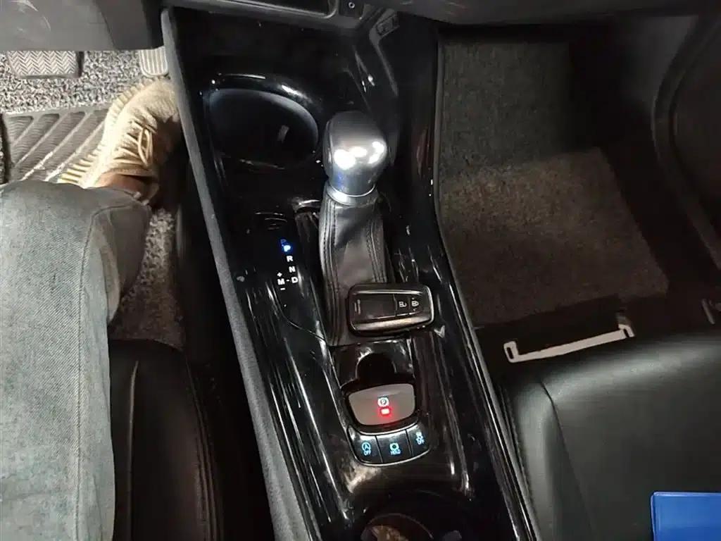 Toyota C-HR 2018 2.0L Premium Sunroof Edition (China VI Emission Standard) — миниатюра 14