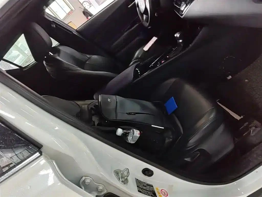 Toyota C-HR 2018 2.0L Premium Sunroof Edition (China VI Emission Standard) — миниатюра 25