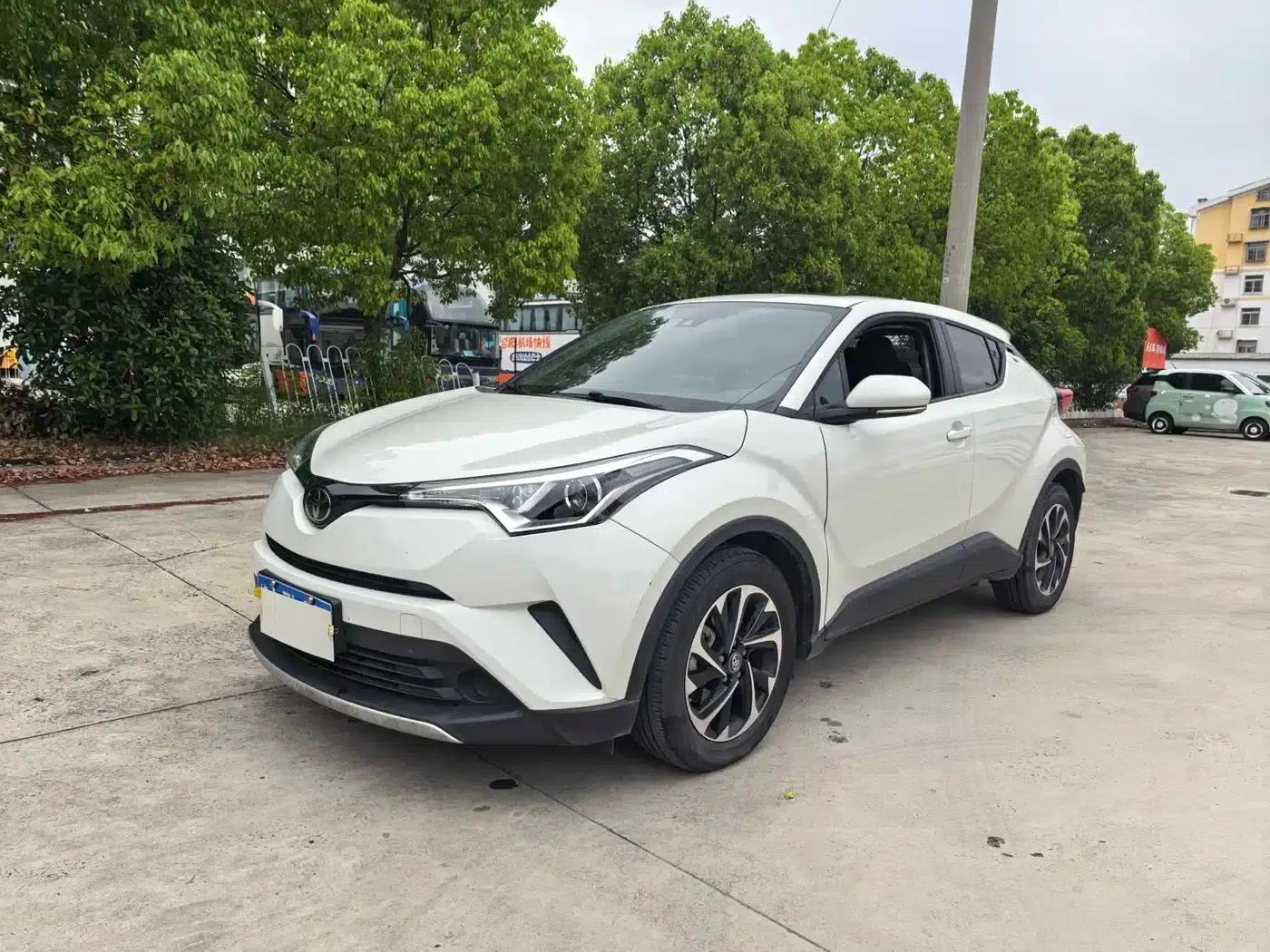 2020 Toyota IZOA 2.0L Enjoy Edition — миниатюра 1