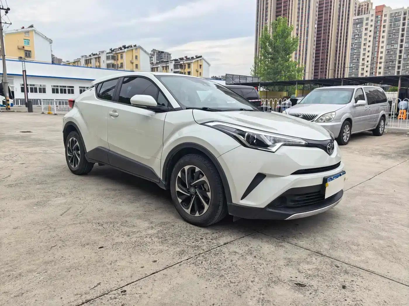 2020 Toyota IZOA 2.0L Enjoy Edition — миниатюра 3