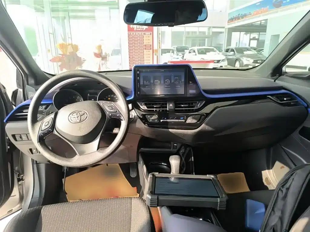 2020 Toyota IZOA 2.0L Enjoy Edition — миниатюра 10