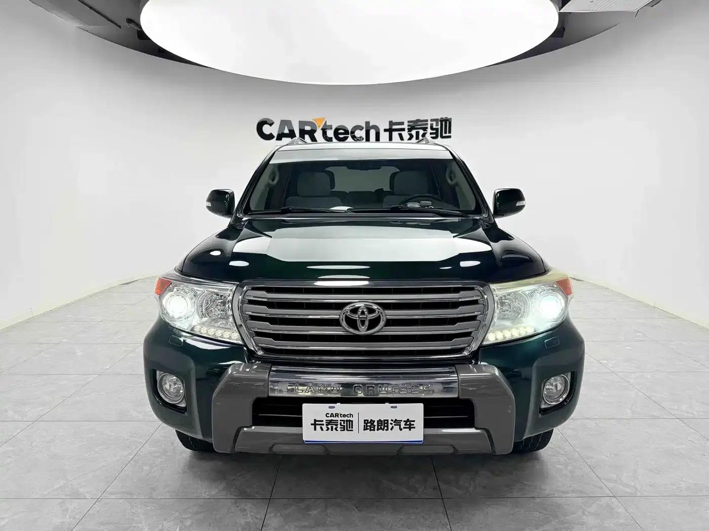 2012 Land Cruiser 4.0L Automatic VX — миниатюра 1