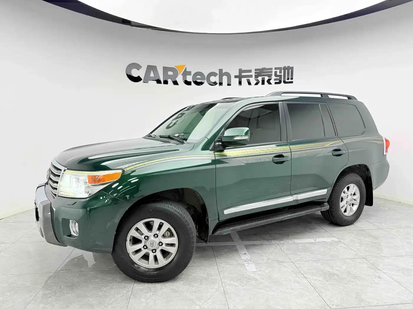 2012 Land Cruiser 4.0L Automatic VX — миниатюра 2