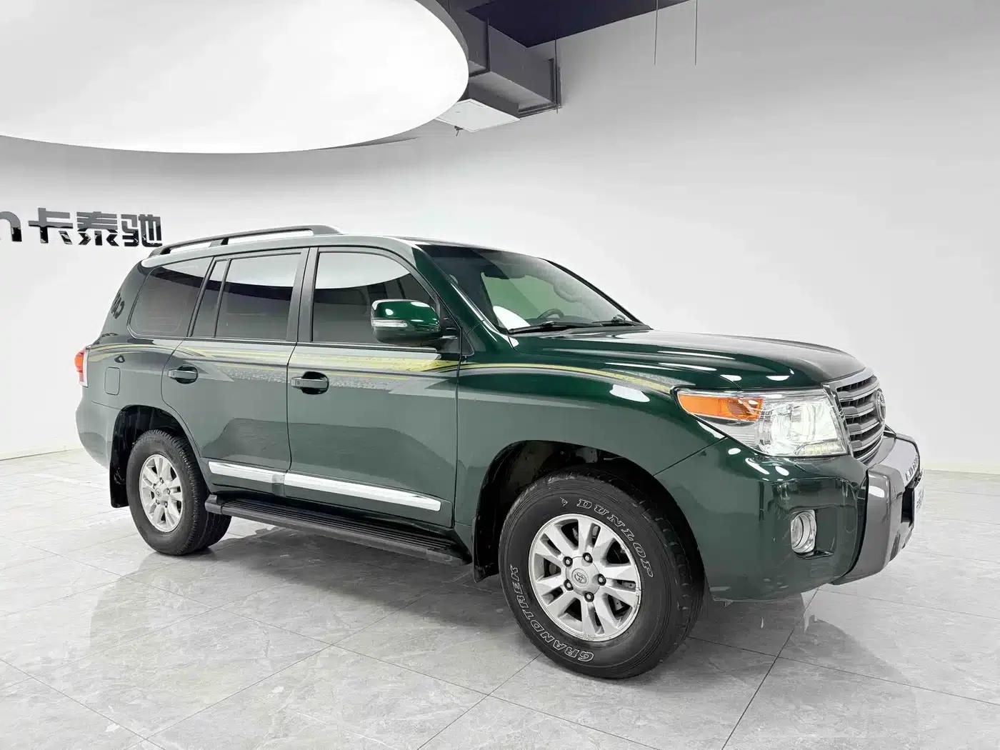 2012 Land Cruiser 4.0L Automatic VX — миниатюра 3