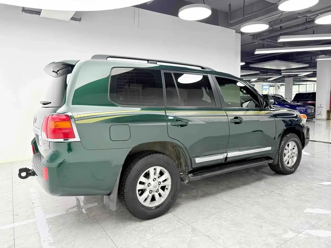 2012 Land Cruiser 4.0L Automatic VX — миниатюра 4