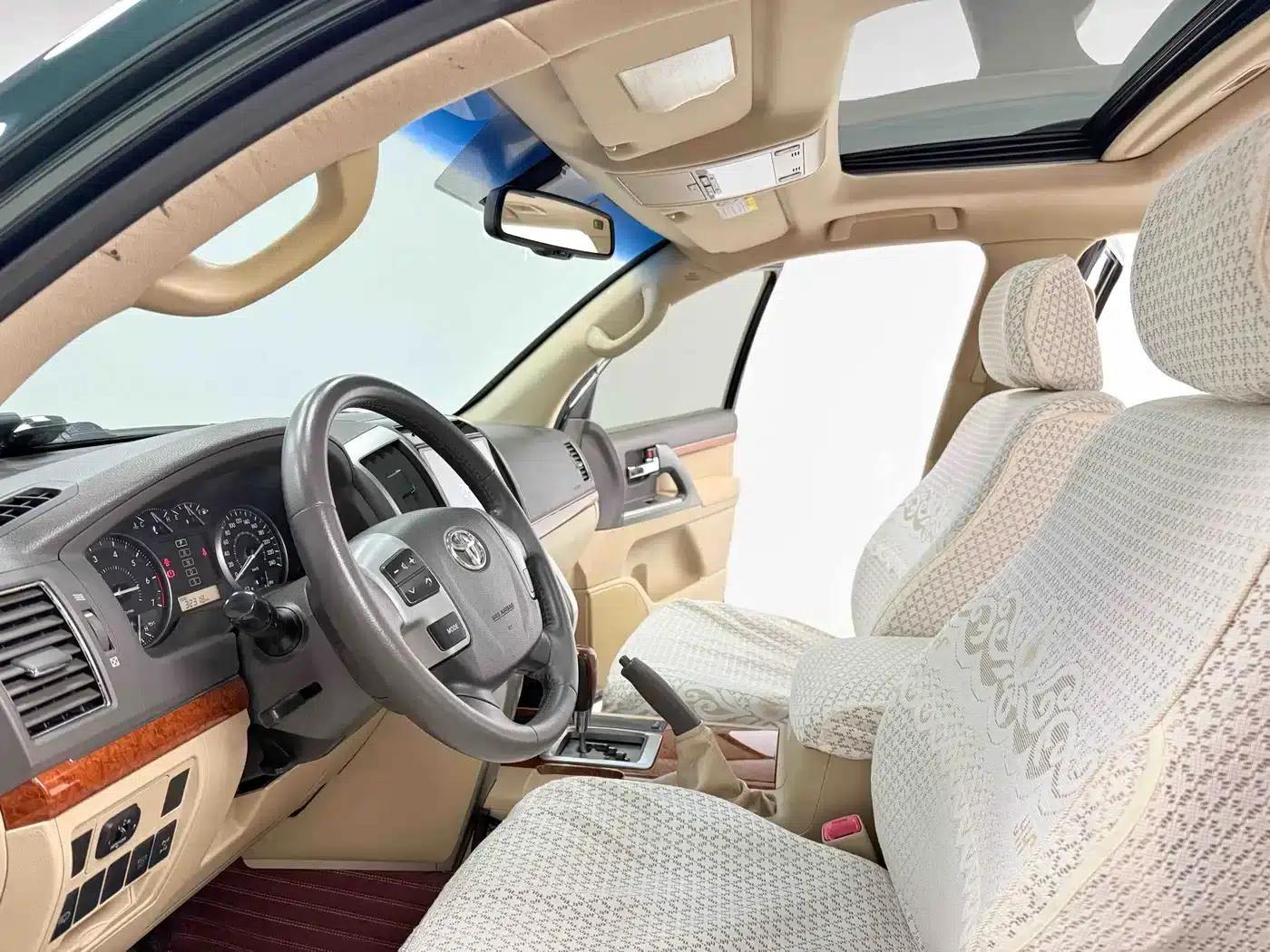2012 Land Cruiser 4.0L Automatic VX — миниатюра 7