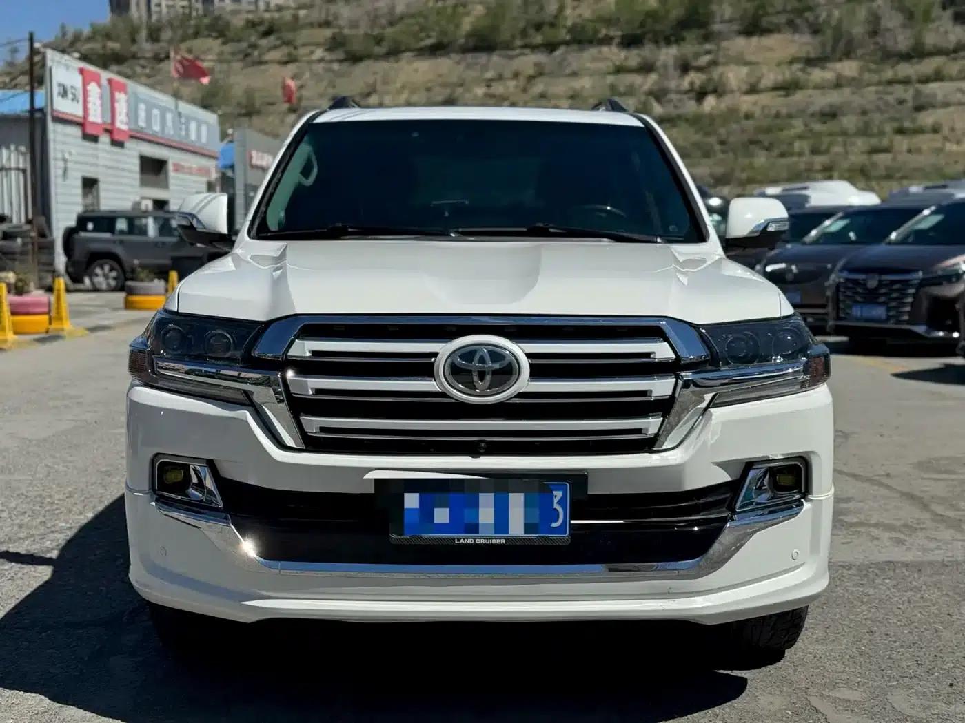 2010 Land Cruiser 4.7L Automatic VX — миниатюра 2