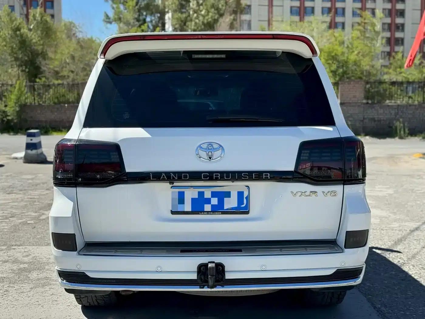 2010 Land Cruiser 4.7L Automatic VX — миниатюра 8
