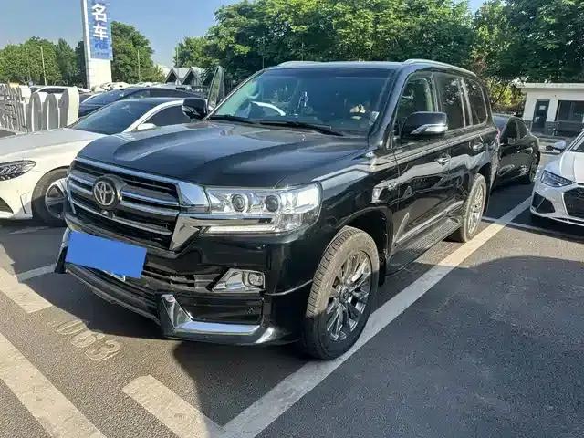 2018 Land Cruiser (Imported) 5.7L Middle East Edition