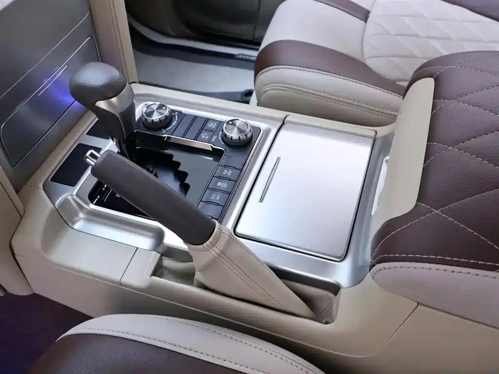 2019 Land Cruiser (Imported) 4.0L GX-R Middle East Edition — миниатюра 12