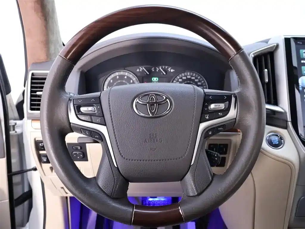 2019 Land Cruiser (Imported) 4.0L GX-R Middle East Edition — миниатюра 16