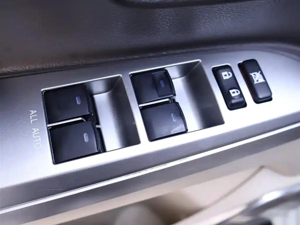 2019 Land Cruiser (Imported) 4.0L GX-R Middle East Edition — миниатюра 17