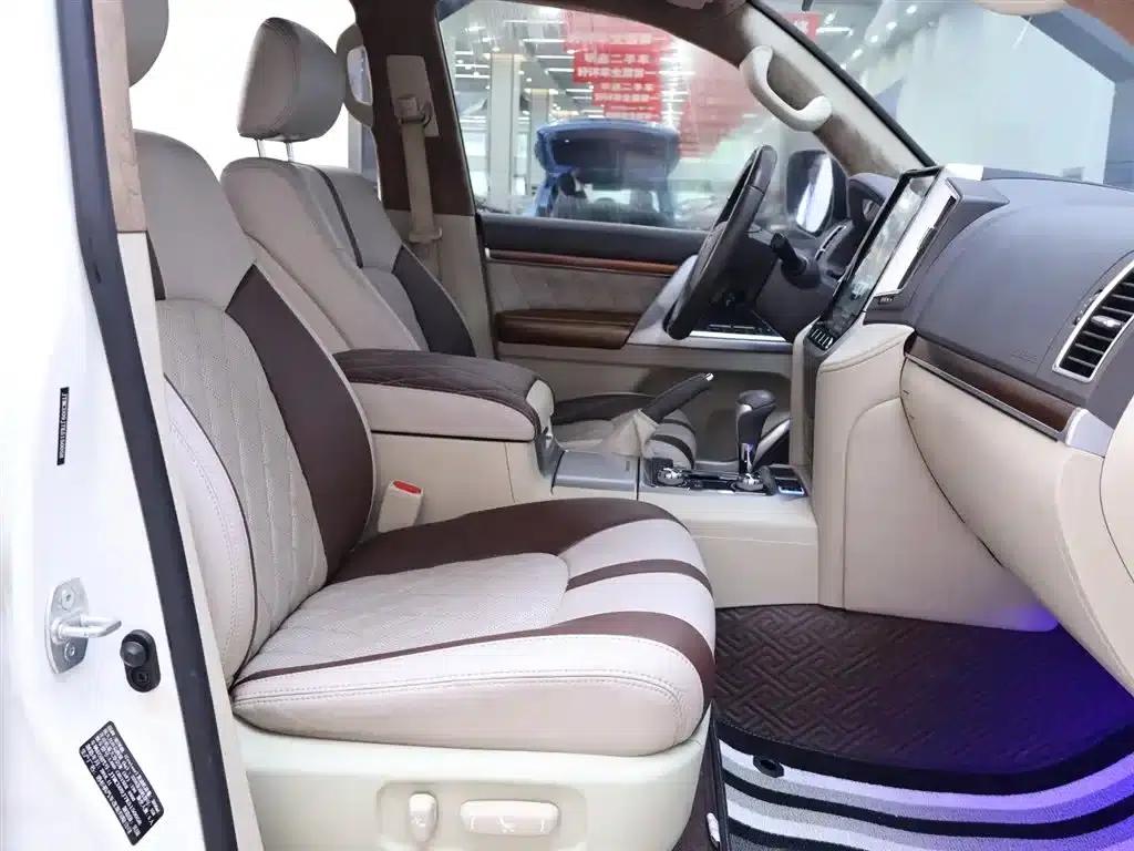 2019 Land Cruiser (Imported) 4.0L GX-R Middle East Edition — миниатюра 20