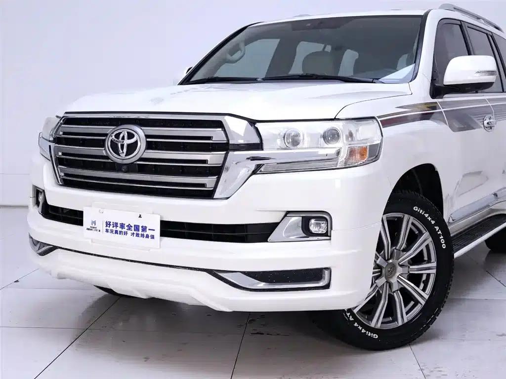 2019 Land Cruiser (Imported) 4.0L GX-R Middle East Edition — миниатюра 3