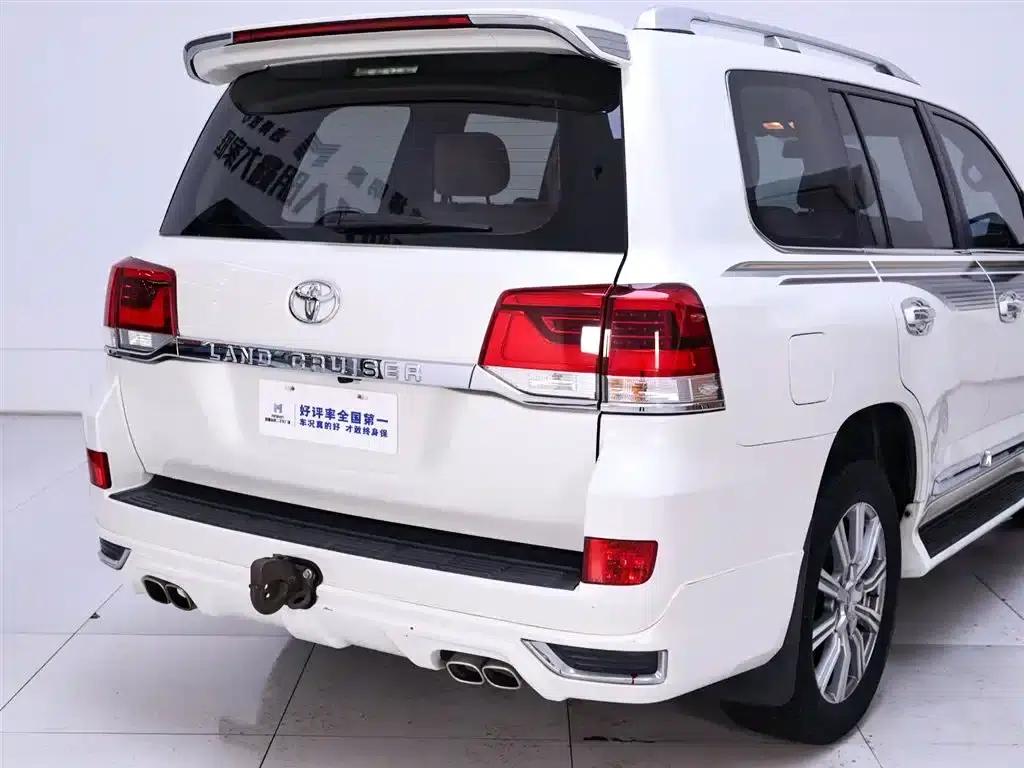 2019 Land Cruiser (Imported) 4.0L GX-R Middle East Edition — миниатюра 8