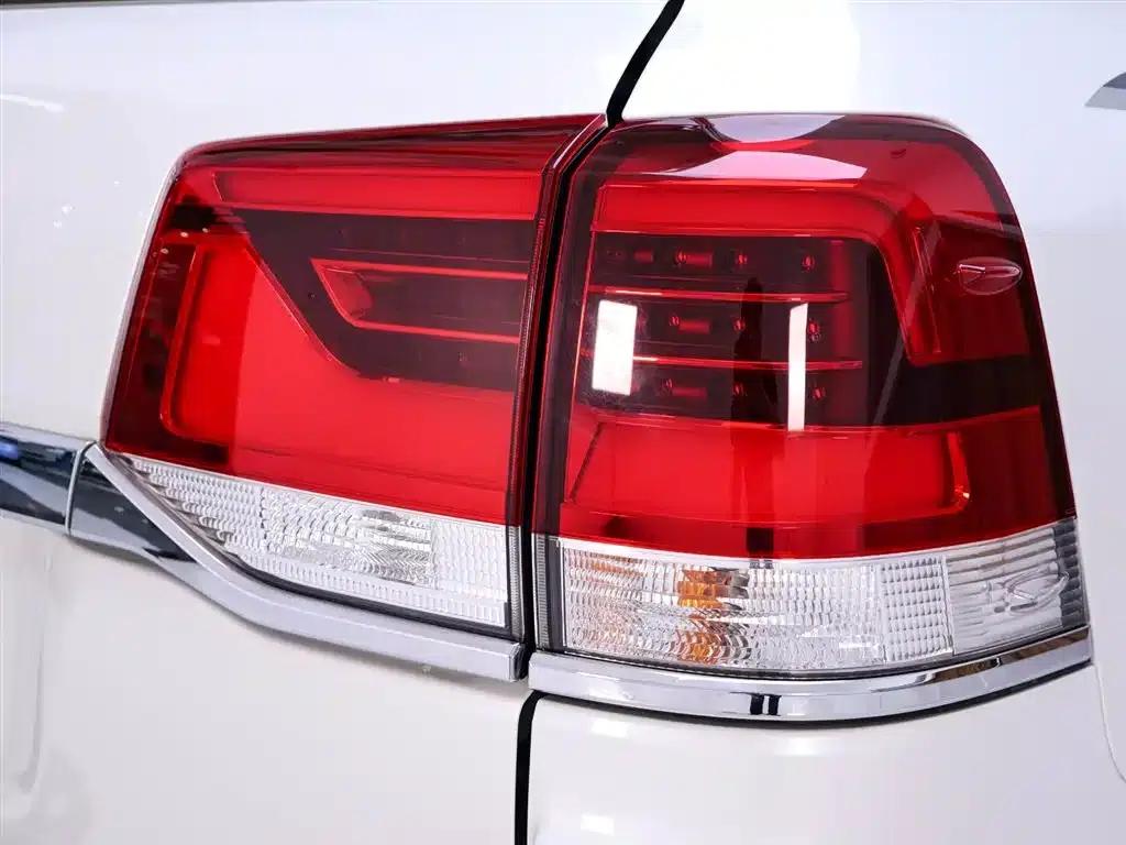 2019 Land Cruiser (Imported) 4.0L GX-R Middle East Edition — миниатюра 9