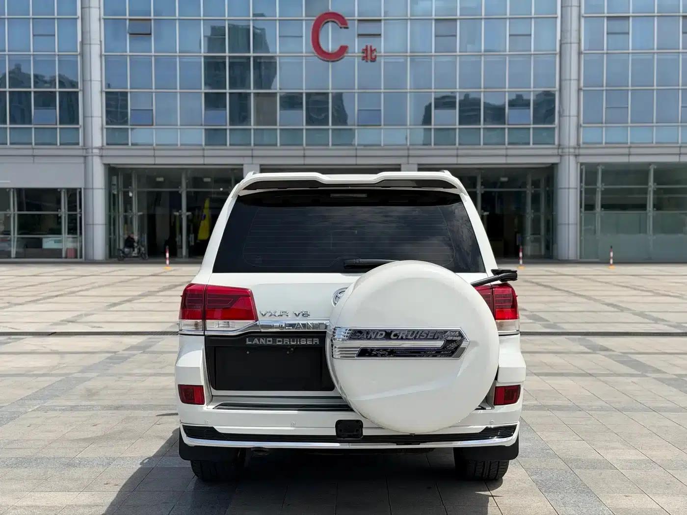 2018 Land Cruiser (Imported) 4.6L Automatic — миниатюра 14