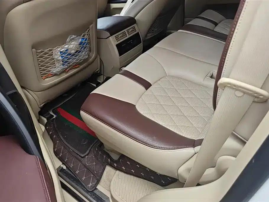 2016 Land Cruiser (Imported) 4.0L Middle East Edition — миниатюра 11