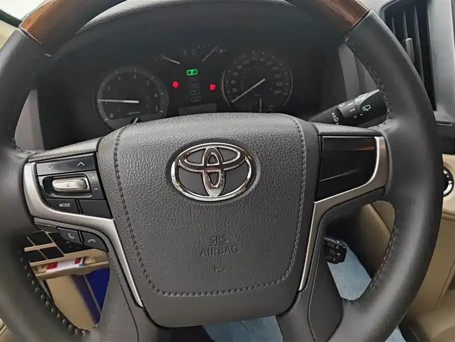 2016 Land Cruiser (Imported) 4.0L Middle East Edition — миниатюра 15