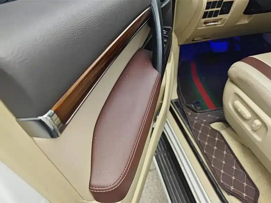 2016 Land Cruiser (Imported) 4.0L Middle East Edition — миниатюра 7