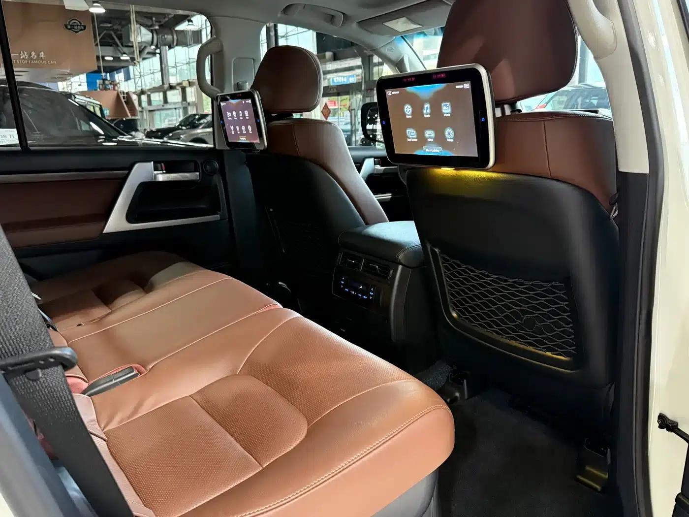 2019 Land Cruiser (Imported) 5.7L VR-X — миниатюра 11