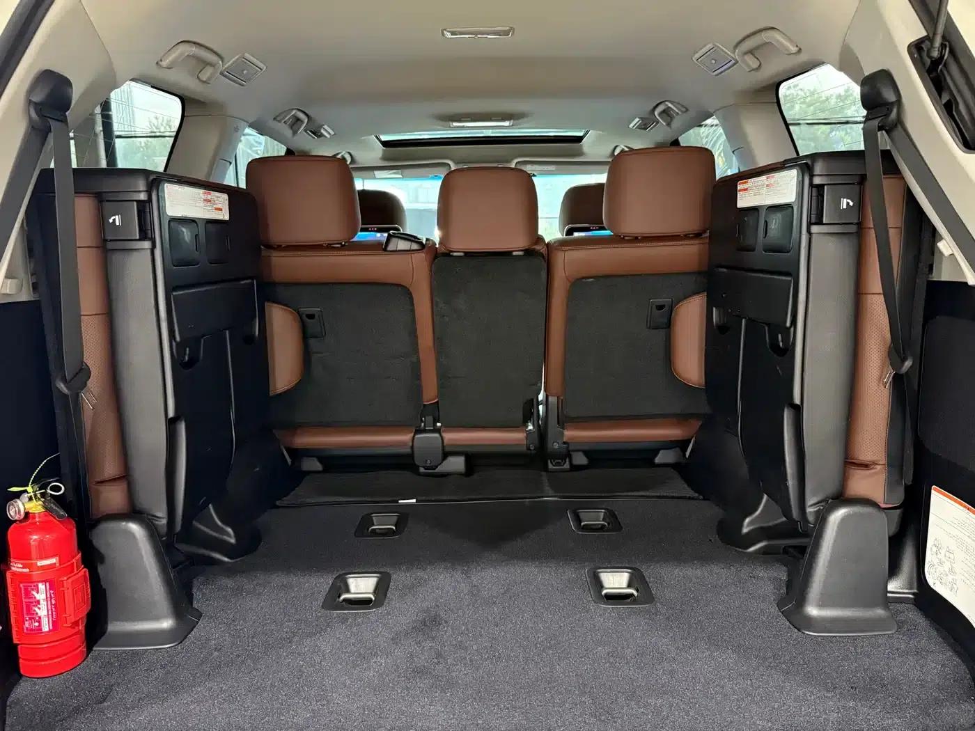 2019 Land Cruiser (Imported) 5.7L VR-X — миниатюра 12