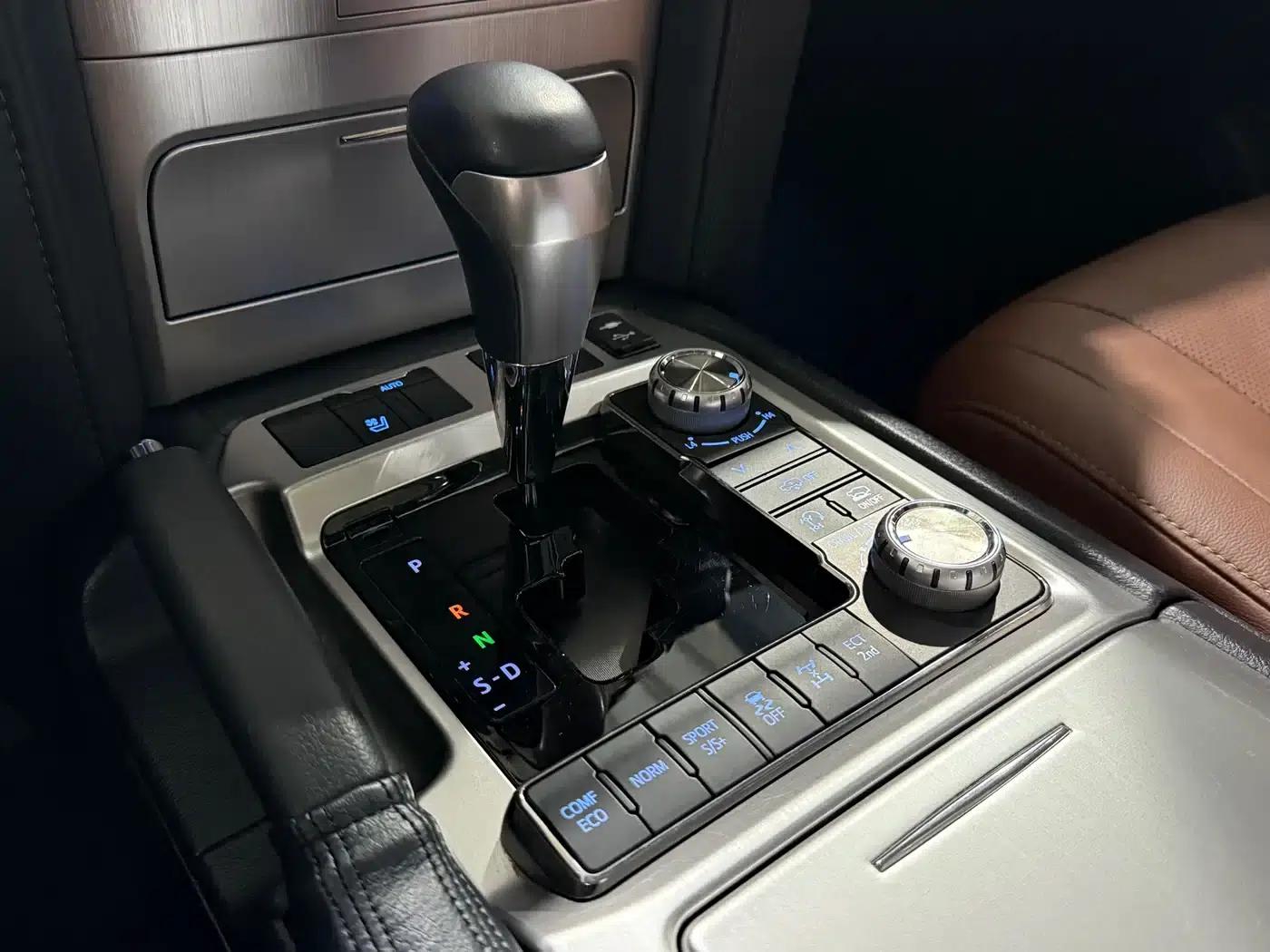 2019 Land Cruiser (Imported) 5.7L VR-X — миниатюра 16