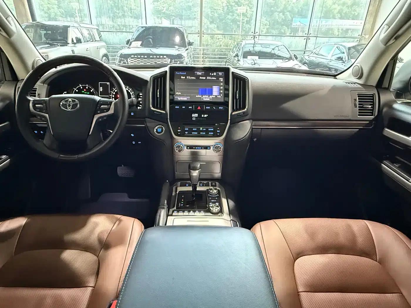 2019 Land Cruiser (Imported) 5.7L VR-X — миниатюра 22