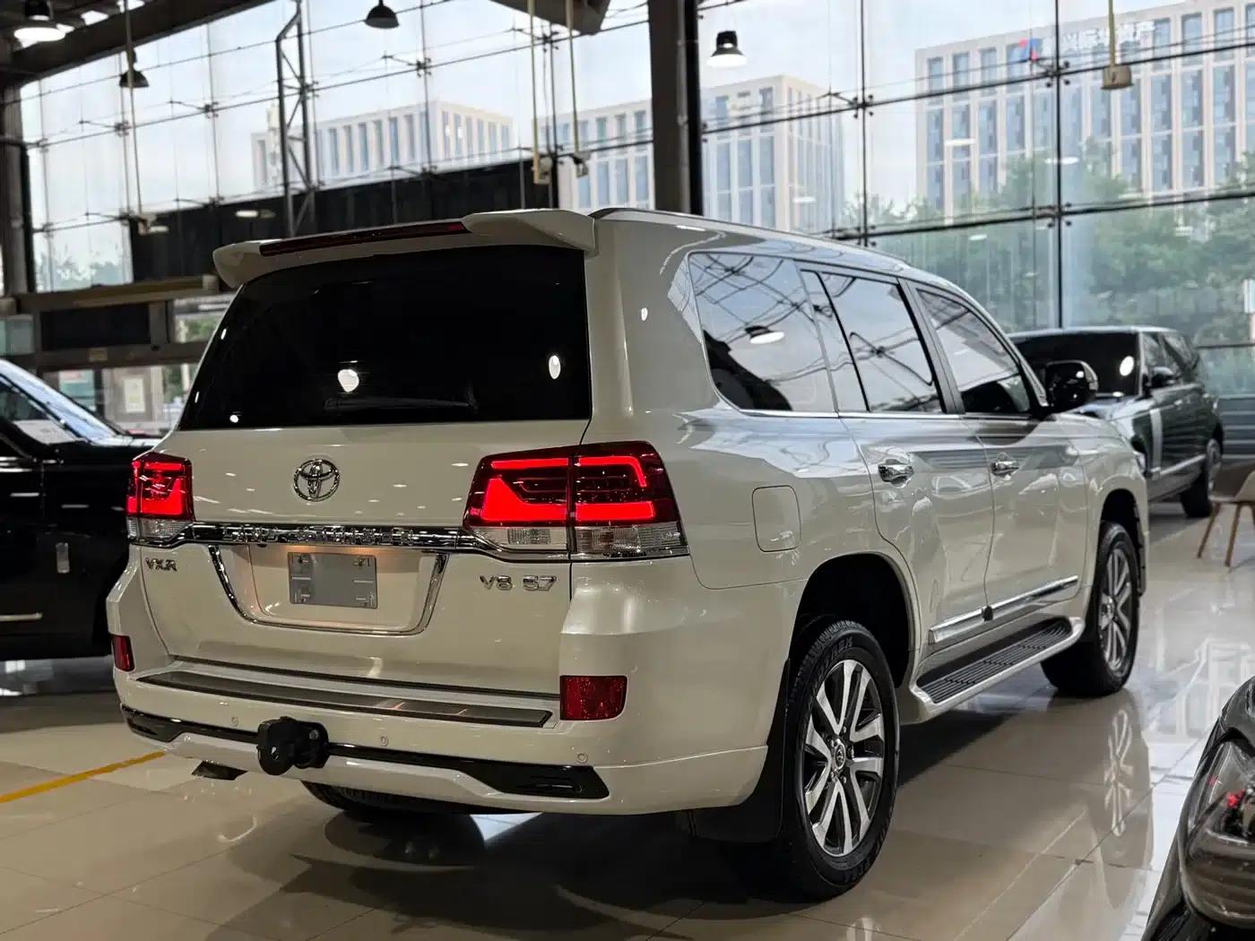 2019 Land Cruiser (Imported) 5.7L VR-X — миниатюра 26