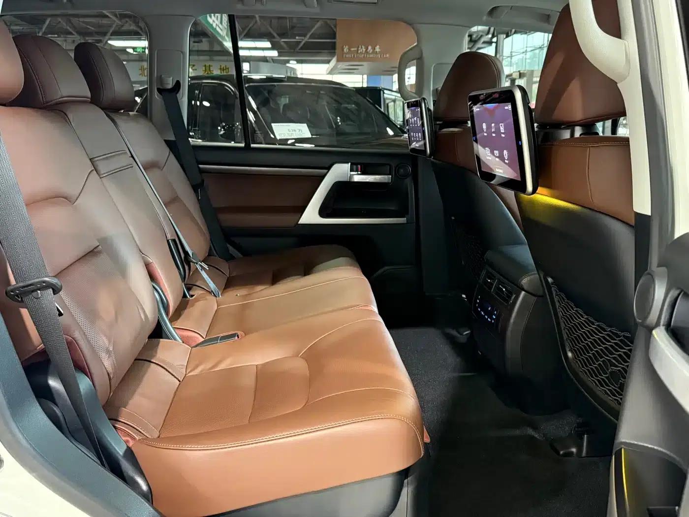 2019 Land Cruiser (Imported) 5.7L VR-X — миниатюра 10