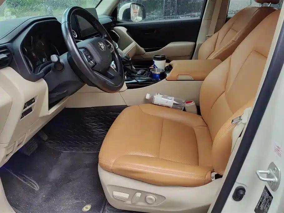 2013 Land Cruiser (Imported) Middle East Version — миниатюра 9