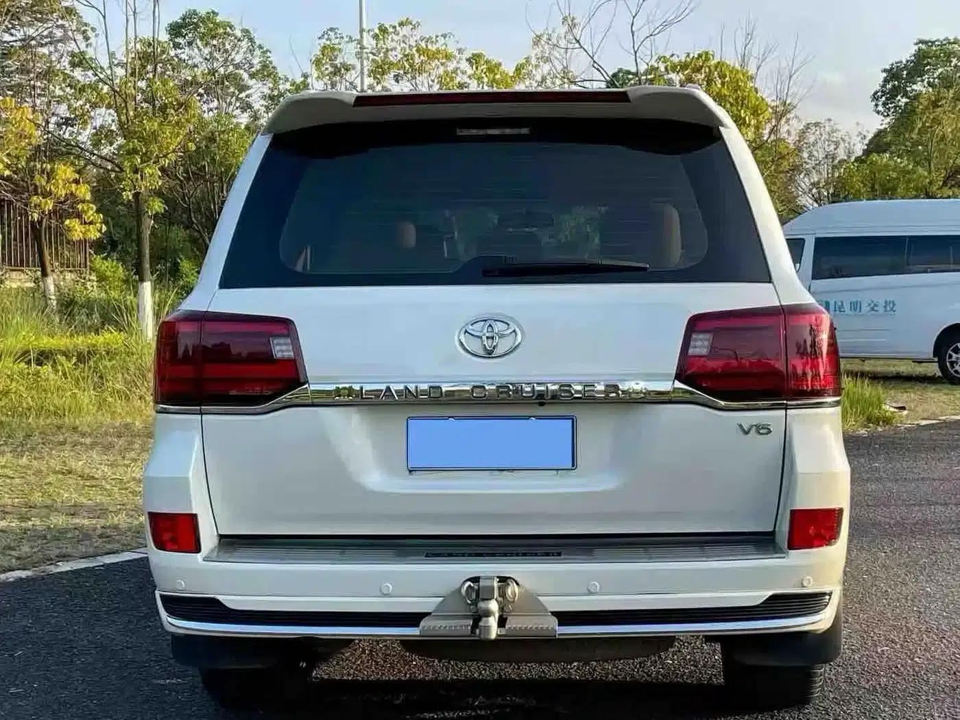 2016 Land Cruiser (Imported) 4.0L Middle East Edition — миниатюра 2