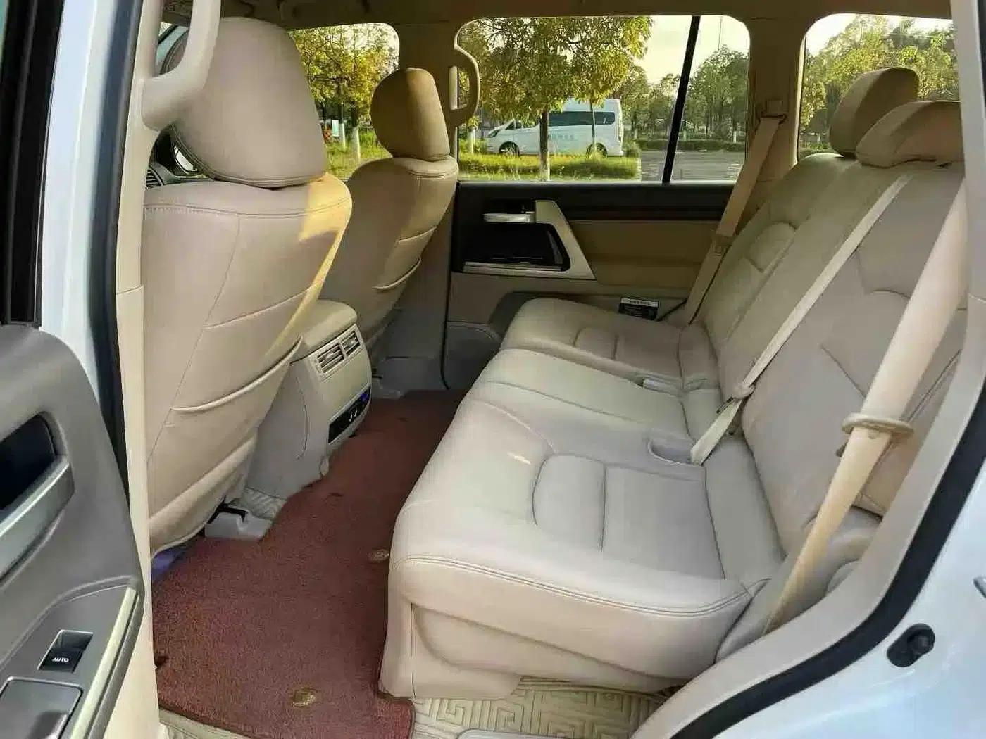 2016 Land Cruiser (Imported) 4.0L Middle East Edition — миниатюра 4