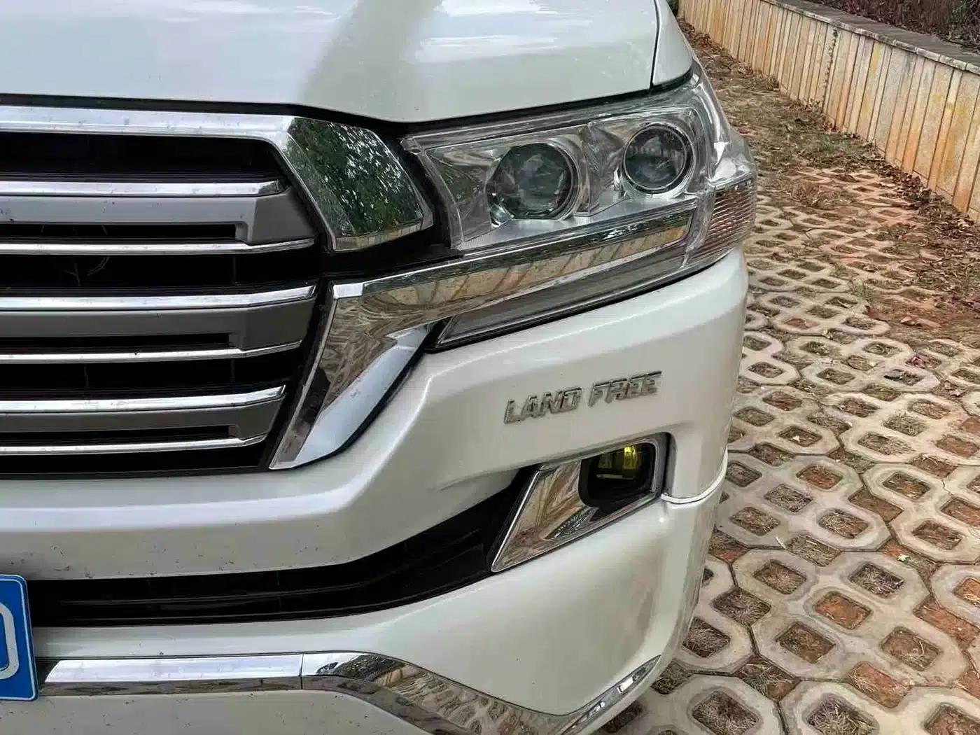 2016 Land Cruiser (Imported) 4.0L Middle East Edition — миниатюра 10