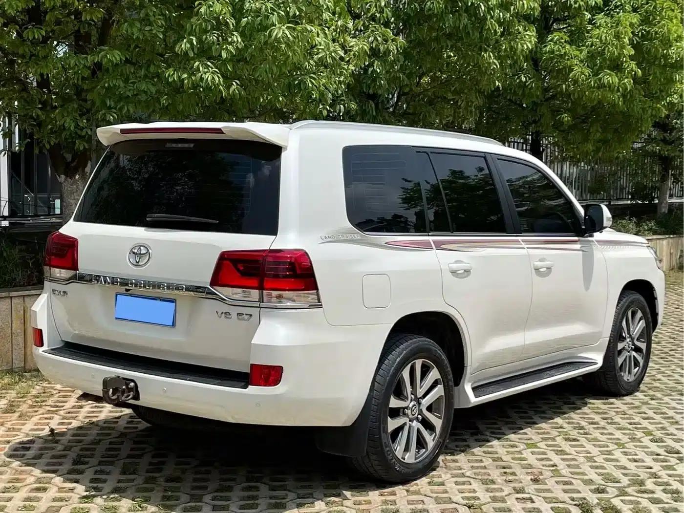 2019 Land Cruiser (Imported) 5.7L Automatic — миниатюра 4
