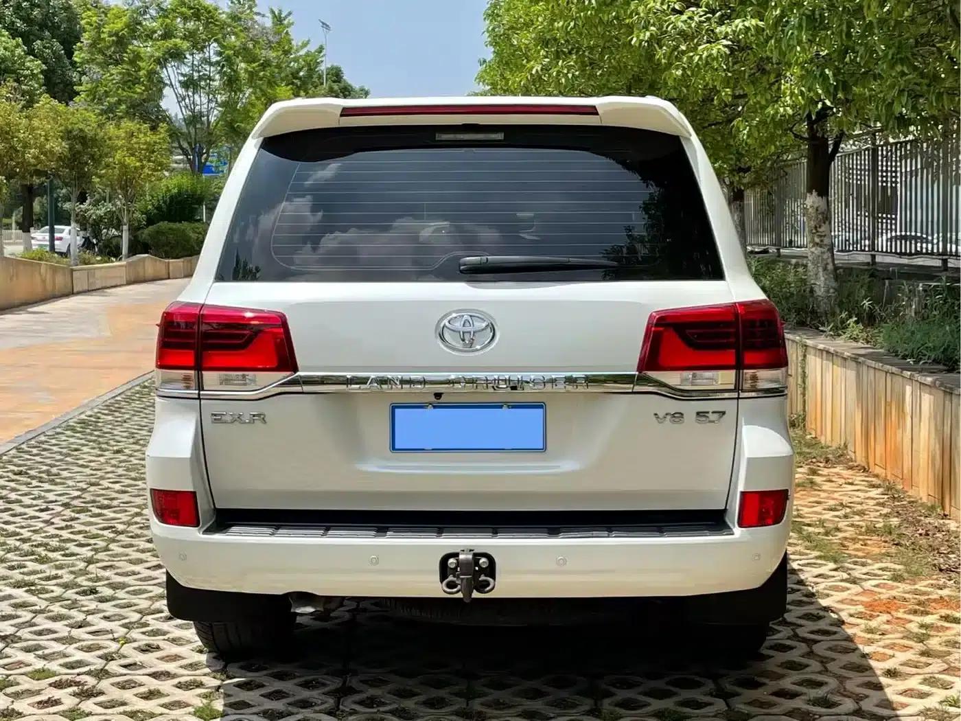 2019 Land Cruiser (Imported) 5.7L Automatic — миниатюра 5