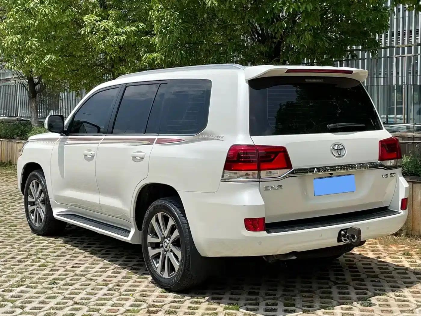 2019 Land Cruiser (Imported) 5.7L Automatic — миниатюра 6
