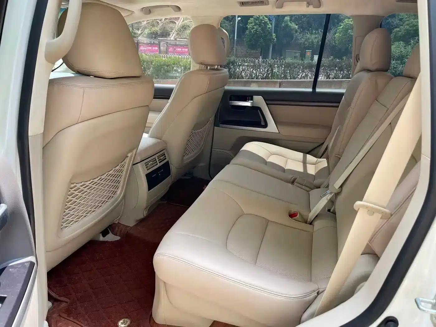 2019 Land Cruiser (Imported) 5.7L Automatic — миниатюра 10