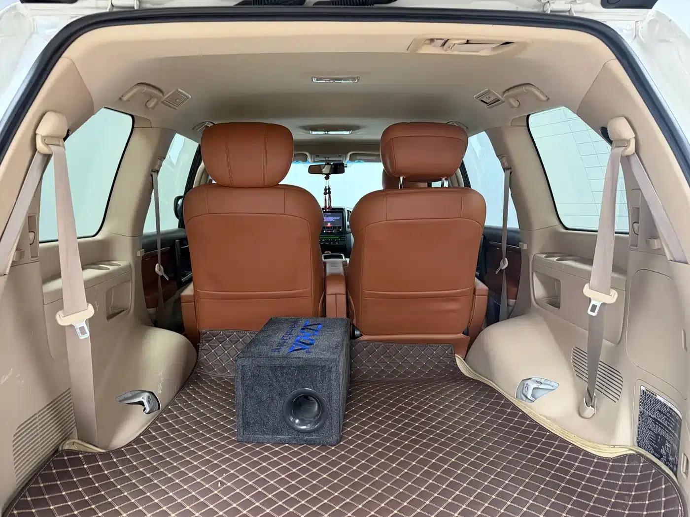 2015 Land Cruiser Imported Model 4.6L V8 Middle East Limited Edition — миниатюра 12